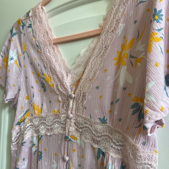 Beautiful floral print summer top in size S - Picture 3 of 5